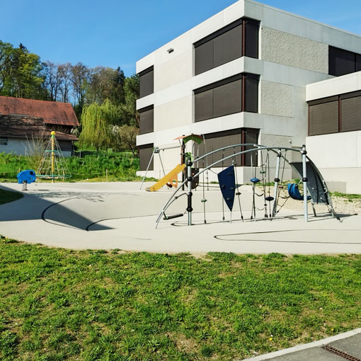 Schulareal Pausenplätze Bewegungsplätze